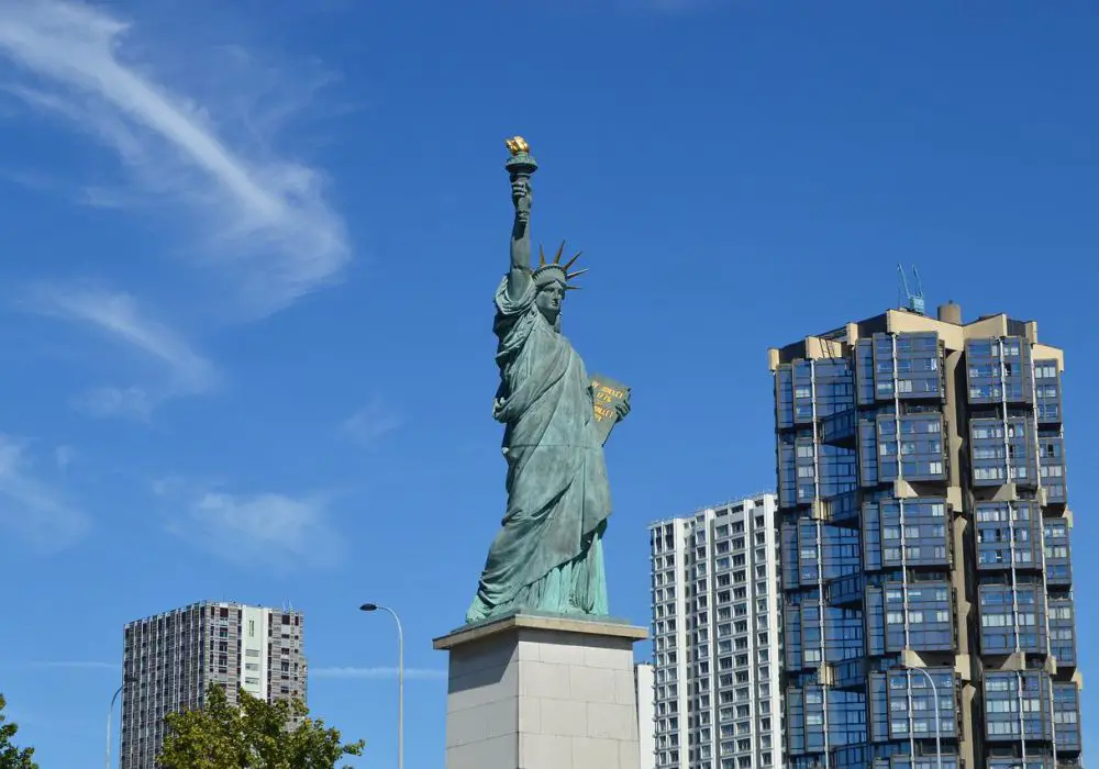 Découvrez les statues de la liberté de Paris